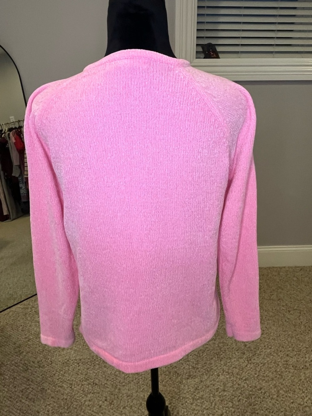 NWOT Lilly Pulitzer Pink Chenille Crewneck with Gold Ascents- small - Picture 2 of 4